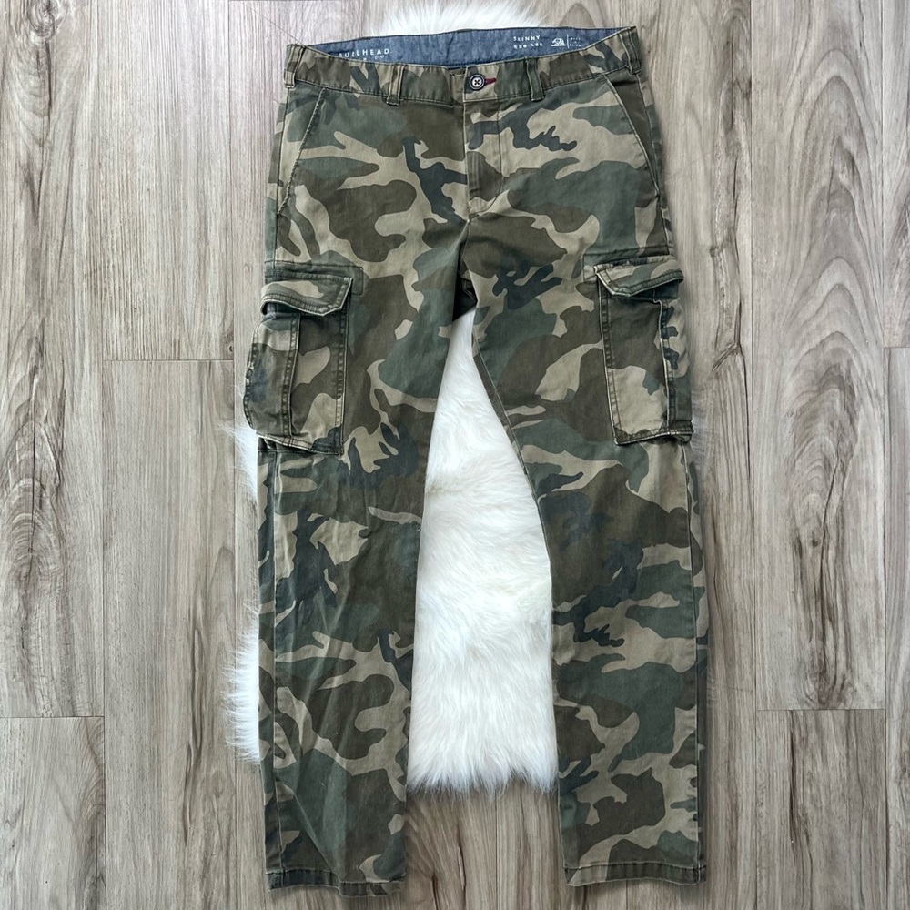 Men’s cargo camo shorts size 30 green tan